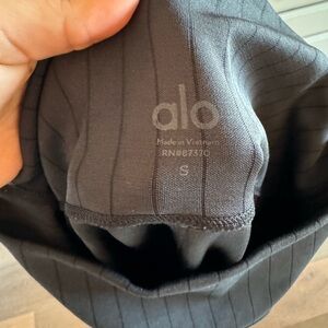 Alo stripped leggings